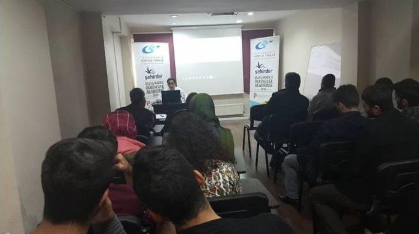 Yazar Torun: &ldquo;batı, Edebiyat Yordamıyla Afrikalı Ve Asyalı Zihinleri S&ouml;m&uuml;rm&uuml;şt&uuml;r&rdquo;