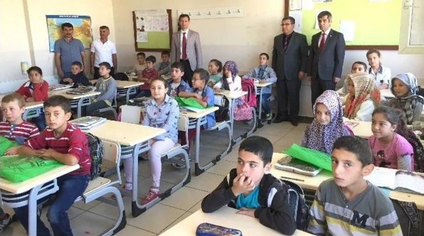 Midyat&rsquo;ta 400 &Ouml;ğrenciye Yardım Dağıtıldı