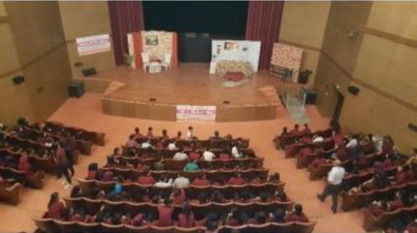 Batman&rsquo;da &rsquo;sahte Cennetteki Sessiz &Ccedil;ığlık&rsquo; Adlı Tiyatro Oyunu