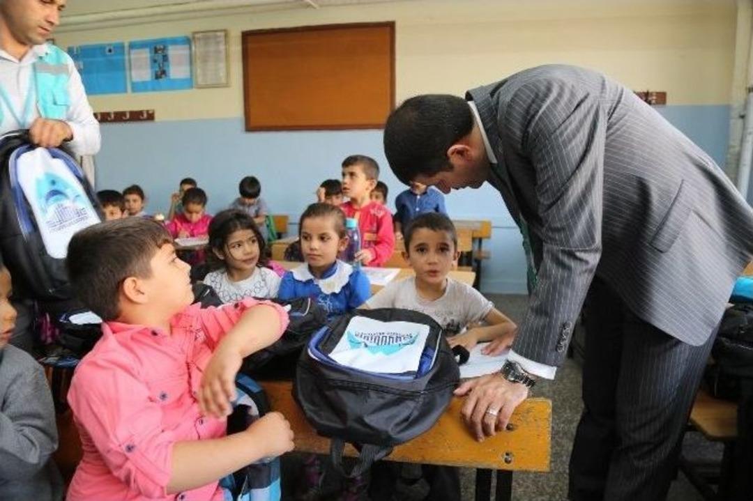 Eyy&uuml;biye Belediyesinden 2 Bin &Ouml;ğrenciye Kırtasiye Yardımı