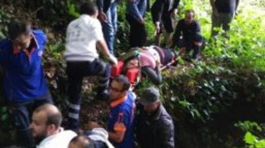 Otomobil, 40 Metreden Dereye U&ccedil;tu