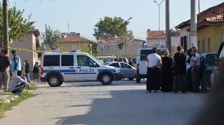 Eşini 49 Yerinden Bıçaklayarak Öldürdü