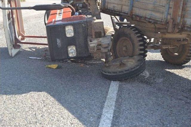 Domates Yüklü İki Römorku Çeken Traktör Devrildi 1