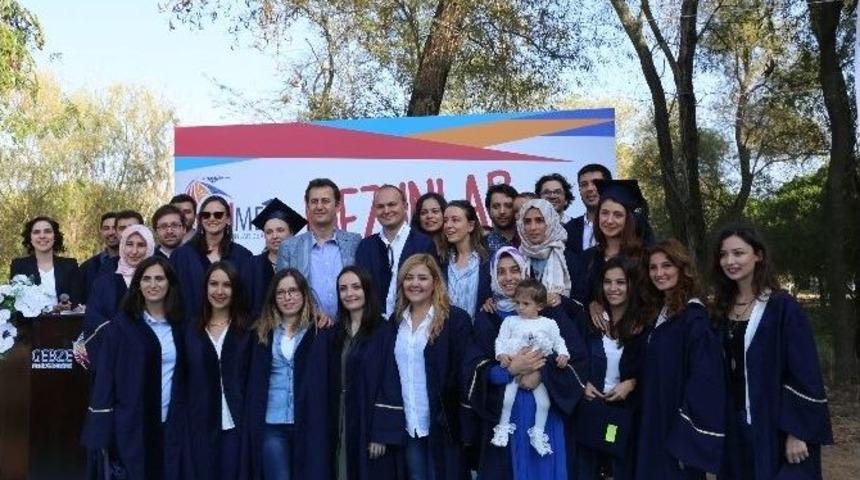 Gtu&rsquo;lu &Ouml;ğrenciler Mezuniyetten 6 Yıl Sonra Kep Attı