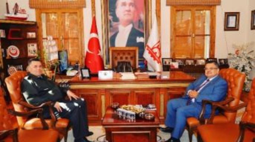 İl Jandarma Komutanı İnce&rsquo;den, Başkan Yağcı&rsquo;ya Taziye Ziyareti