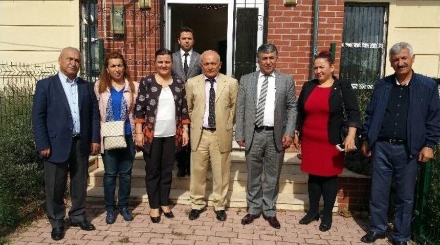 Milletvekili H&uuml;rriyet, &Ccedil;ayırova&rsquo;da Muhtarları Ziyaret Etti