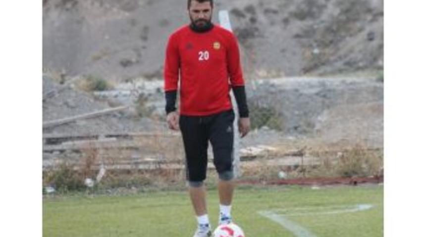 Osman Fırat, Yeşil Sahalara D&ouml;neceği G&uuml;n&uuml; Sabırsızlıkla Bekliyor