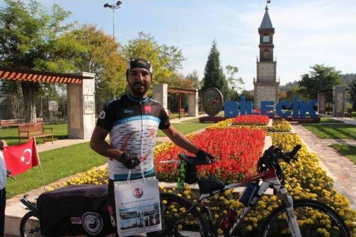 &rsquo;barış&rsquo; İ&ccedil;in &Ccedil;ıktığı Bisiklet Turuna &rsquo;demokrasi&rsquo;yi De Ekledi