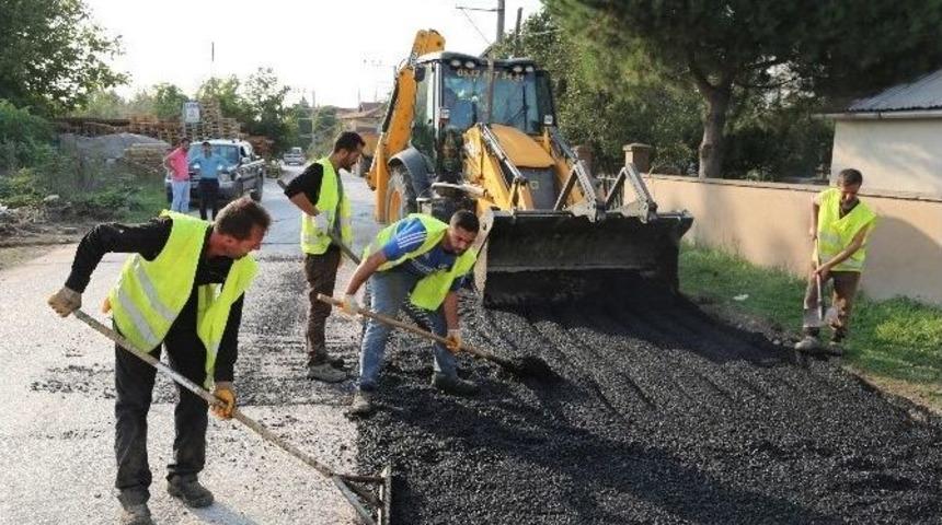 Başiskele&rsquo;de Asfaltlama &Ccedil;alışmaları S&uuml;r&uuml;yor
