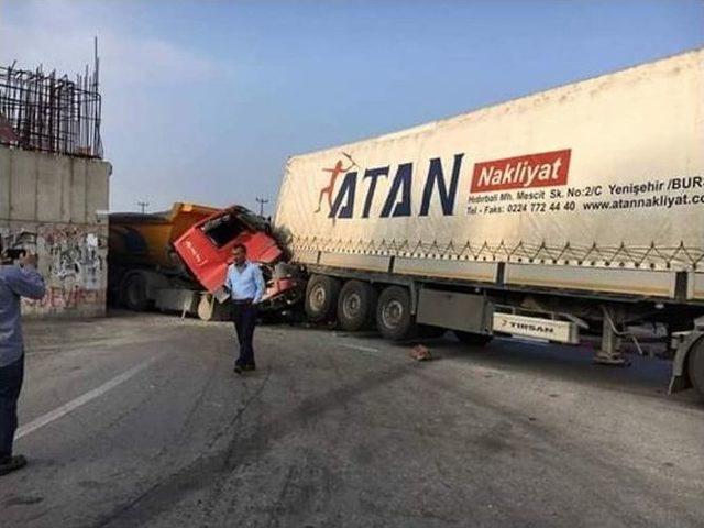 Sakarya’da Zincirleme Trafik Kazası: 1 Yaralı