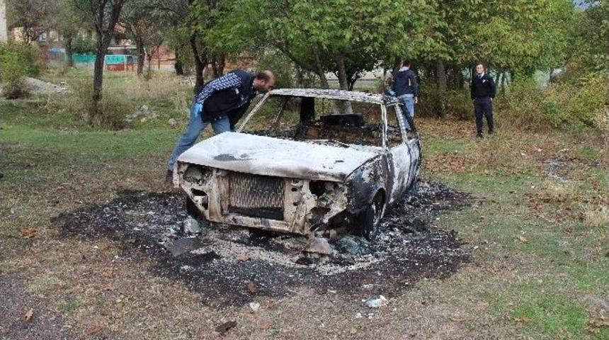 Uyandığında Arabasını K&uuml;le D&ouml;nm&uuml;ş Olarak Buldu