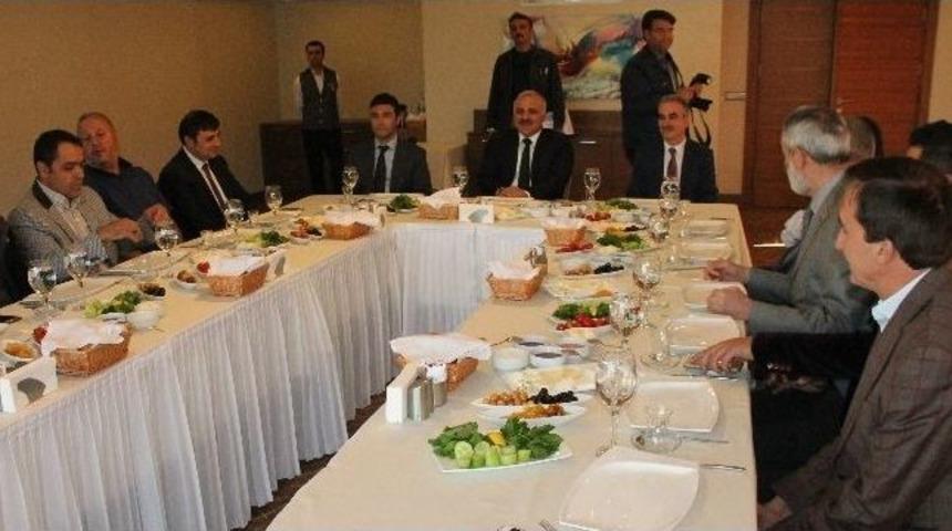 Vali Murat Zorluoğlu, Gazetecilerle Bir Araya Geldi