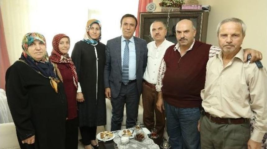 Başkan Gen&ccedil;&rsquo;ten Hacılara Ziyaret