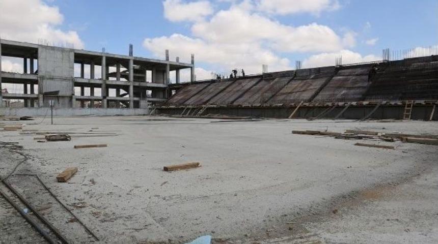 Karaman&rsquo;da 3 Bin Kişilik Spor Salonu &Ccedil;alışmaları Devam Ediyor