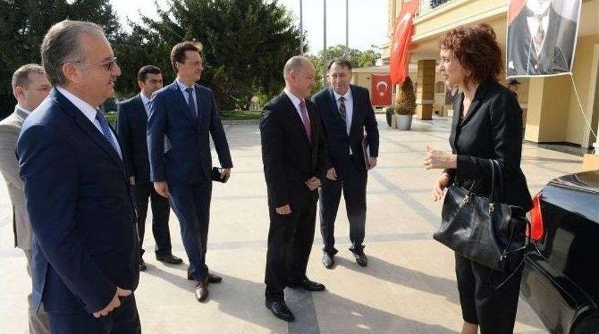 Edirne Valisi G&uuml;nay &Ouml;zdemir: "tır Ge&ccedil;işlerinin Hızlandırılması Sağlanacak"