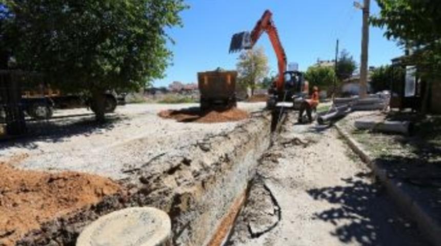 &Ccedil;ivril&rsquo;e Toplamda 40 Bin Metre Kanalizasyon Hamlesi