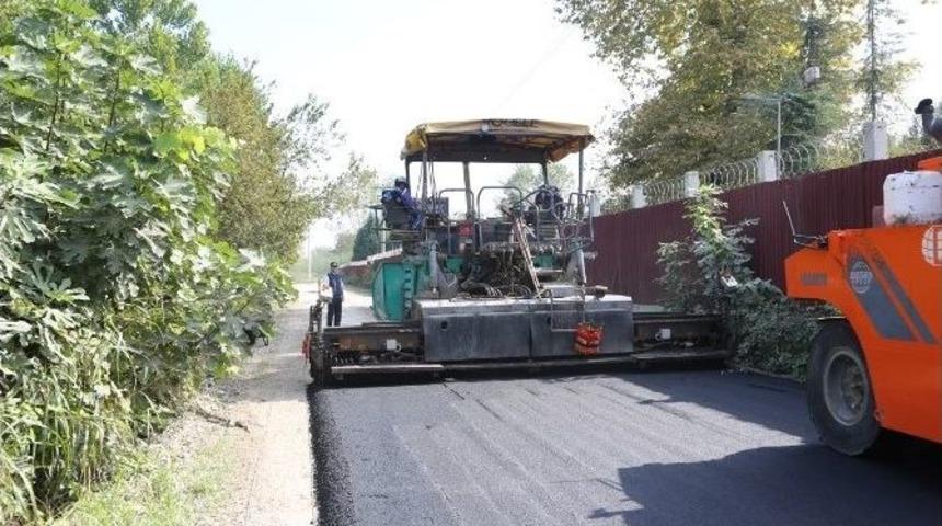 Sapanca&rsquo;da Asfaltlama &Ccedil;alışmaları S&uuml;r&uuml;yor