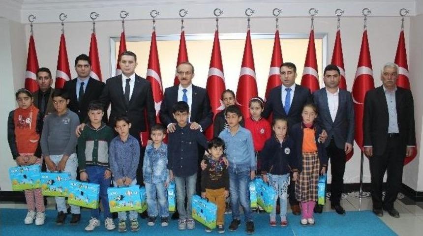 Yabancı Uyruklu &Ouml;ğrencilere Kırtasiye Desteği