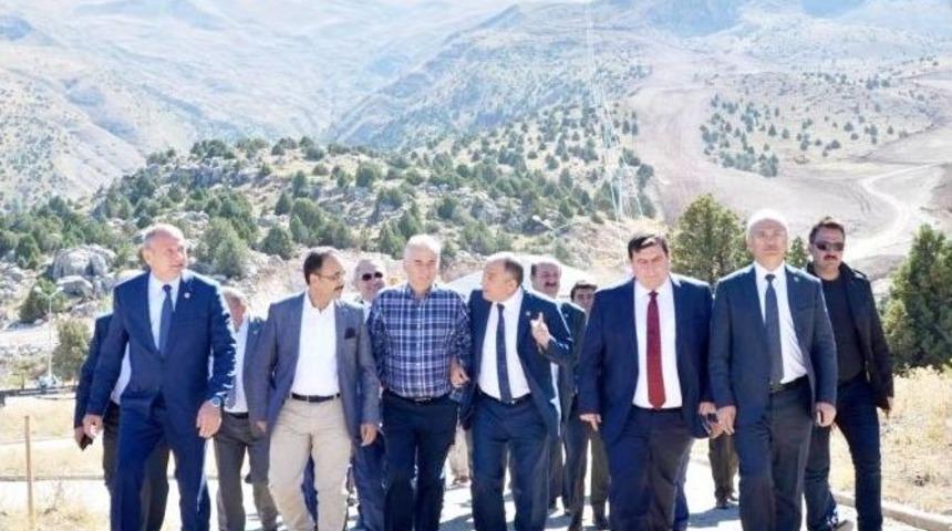 Uşak Beldiye Başkanı Cahan&rsquo;dan Polemiklere &ldquo;fore Kazıklı&rdquo; Cevap