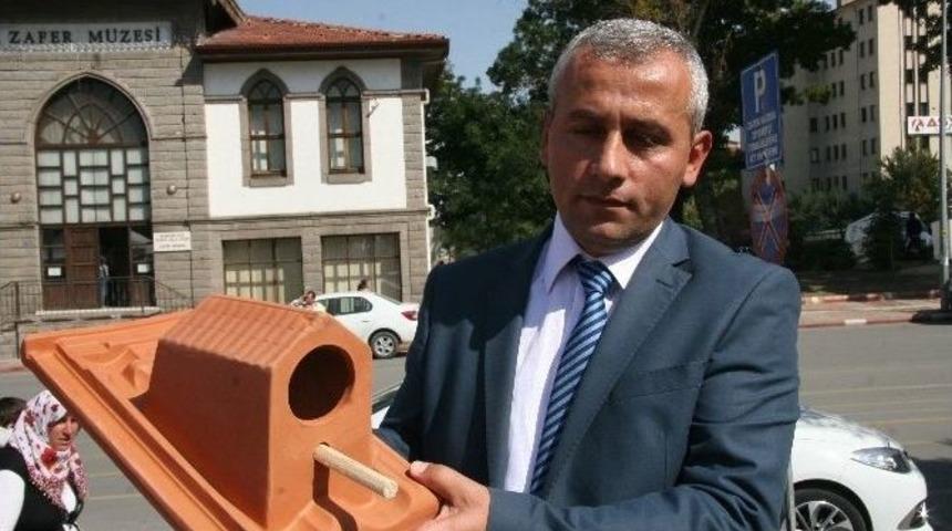 Kırılan Kiremitlerin Yerini &ldquo;kuş Evleri&rdquo; Alacak