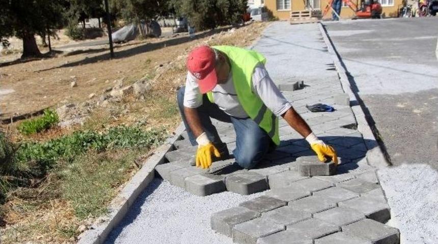 Kuşadası&rsquo;nda Yol Yapım &Ccedil;alışmaları