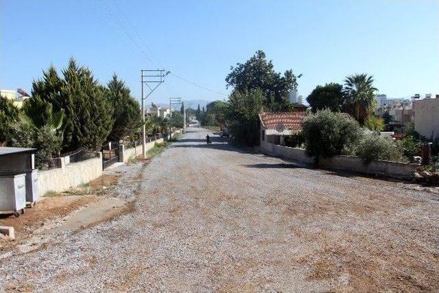 Kuşadası’nda Yol Yapım Çalışmaları