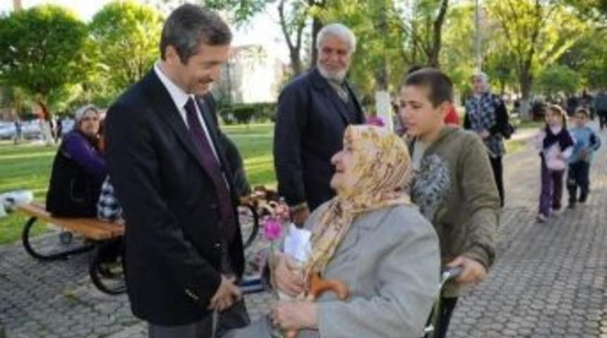 Tahmazoğlu Yaşlılar G&uuml;n&uuml;n&uuml; Kutladı