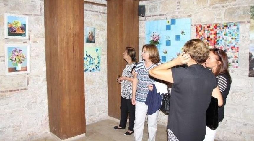 Kuşadası&rsquo;nda Karma Resim Sergisi