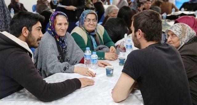 Talha Bayrakçı Gençlik Merkezi’nde Üniversite Öğrencilerine 5 Yıldızlı Hizmet