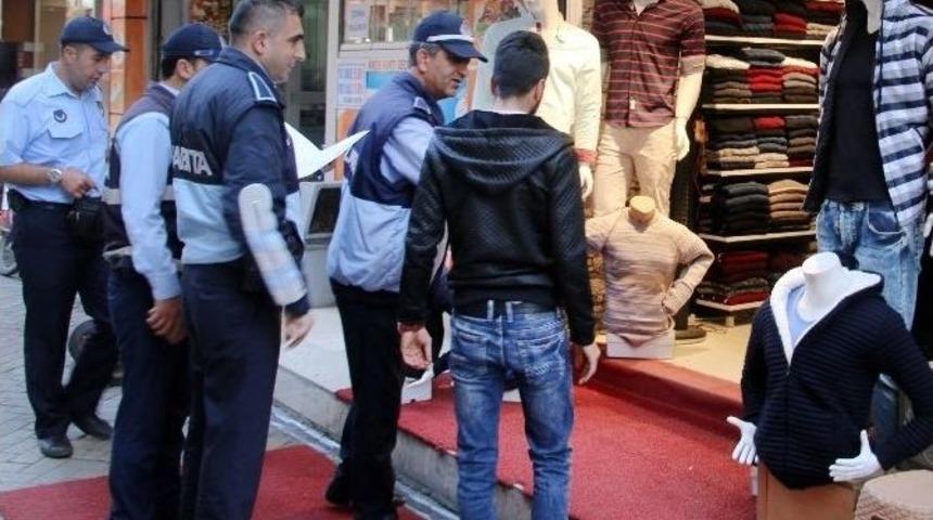 Elazığ&rsquo;da Zabıtadan Gıda Ve Kaldırım İhlallerine Denetim