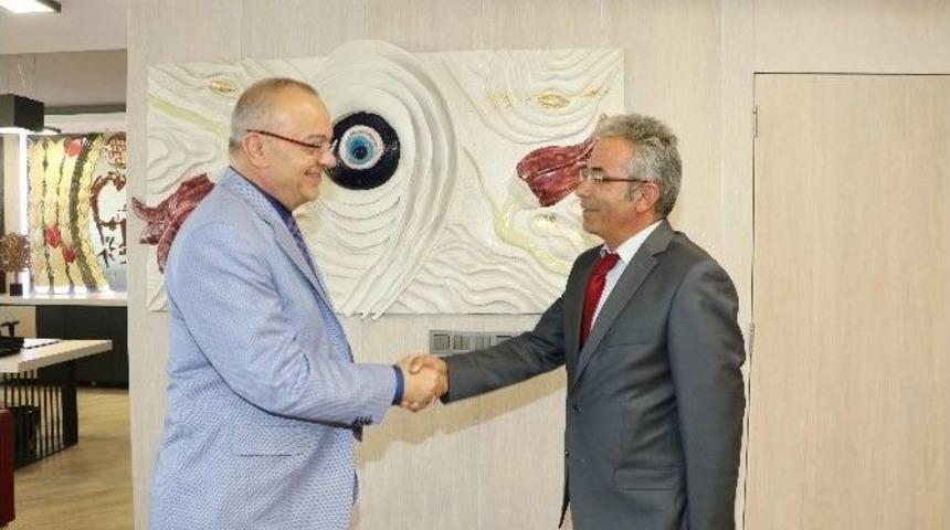 G&uuml;le&ccedil;&rsquo;ten Belediye Başkanı Erg&uuml;n&rsquo;e Nezaket Ziyareti