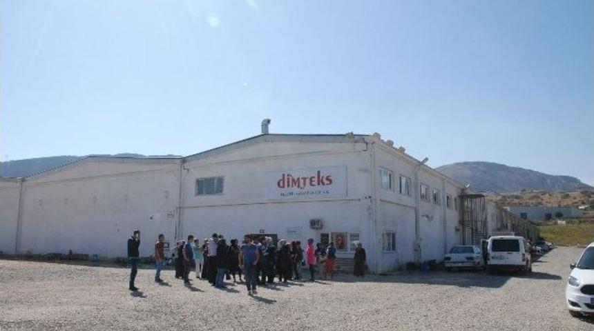 Kayyum Atanan Tekstil Fabrikasında, İş&ccedil;ilerin Maaş Eylemi