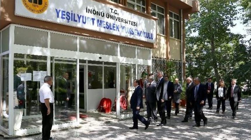 Rekt&ouml;r Kızılay Meslek Y&uuml;ksekokulunda İnceleme Yaptı
