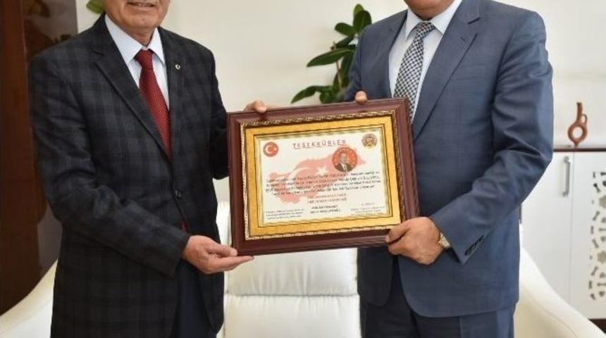 Başkan G&uuml;rkan&rsquo;a Teşekk&uuml;r Belgesi