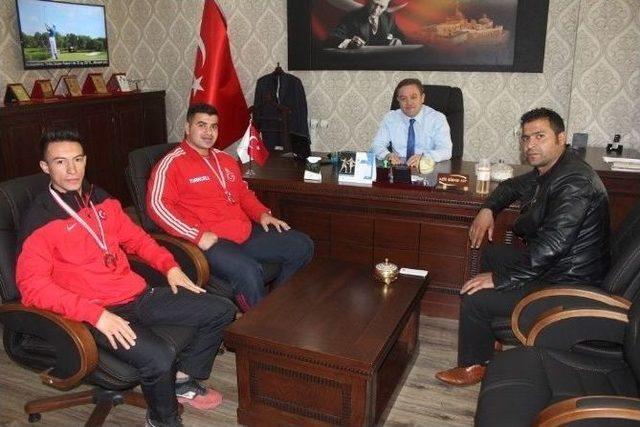 Ağrılı Milli Haltercilerden İki Madalya 2