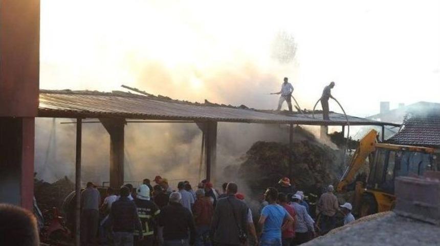 İn&ouml;n&uuml;&rsquo;de Ahır Ve Samanlık Yangını