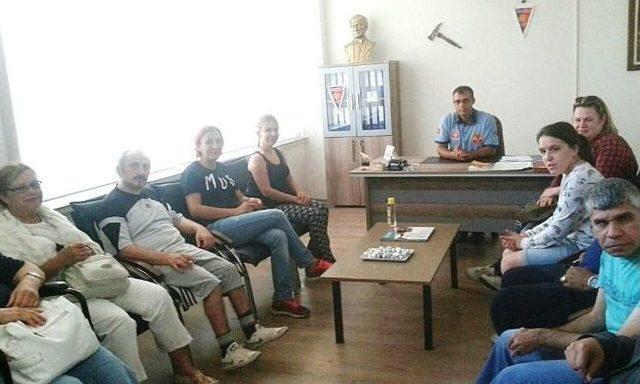 Ayvalık&rsquo;ta İtfaiye Ekiplerine Engelli Jesti 1