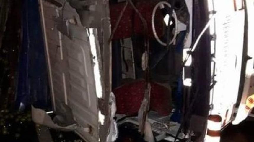 Başkent&rsquo;te Belediye Otob&uuml;s&uuml; İle Kamyon &Ccedil;arpıştı: 22 Yaralı