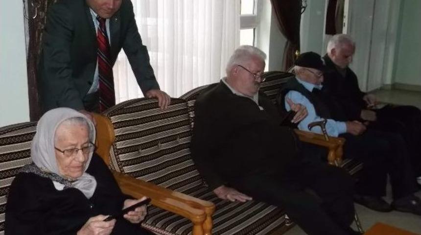 Ahir &Ouml;m&uuml;rlerinde Hem Tabletle Hem İnternetle Tanıştılar