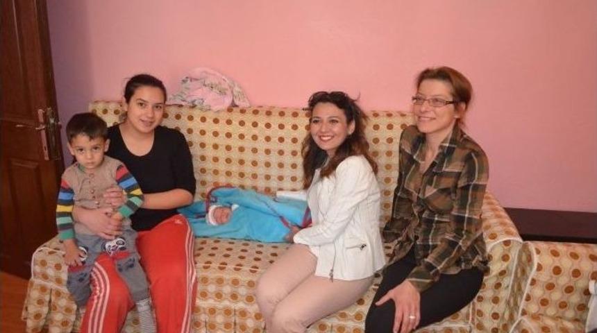 Doğum Yapan Anneler Evlerinde Ziyaret Edildi