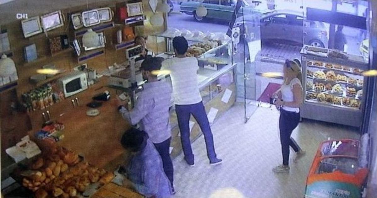 (&ouml;zel Haber) &Ouml;nce Şekerpare Siparişi Verdi, Sonra Sadaka Kutusunu &Ccedil;aldı
