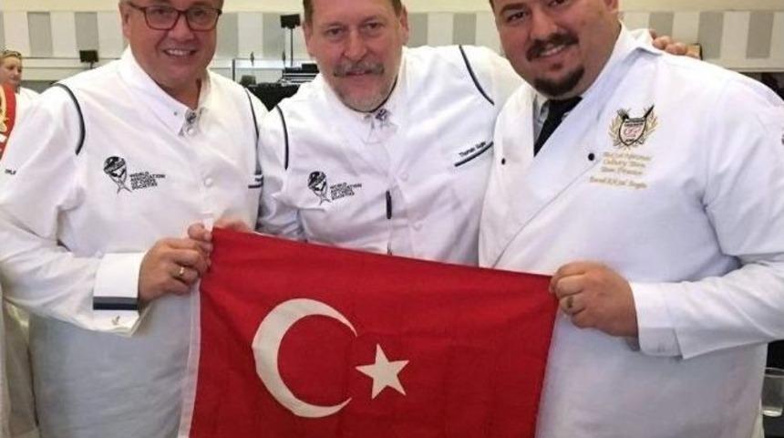 Ad&uuml;&rsquo;n&uuml;n Milli Aş&ccedil;ısı, T&uuml;rkiye&rsquo;yi Uluslararası Arenada Temsil Etti