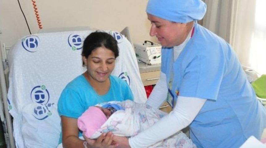 Anne S&uuml;t&uuml; Bebeğin İlk Doğal Aşısı