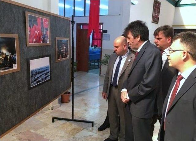 Gediz Meslek Yüksekokulu’nda ‘15 Temmuz Milli İrade Destanı’ Konulu Fotoğraf Sergisi Düzenlendi