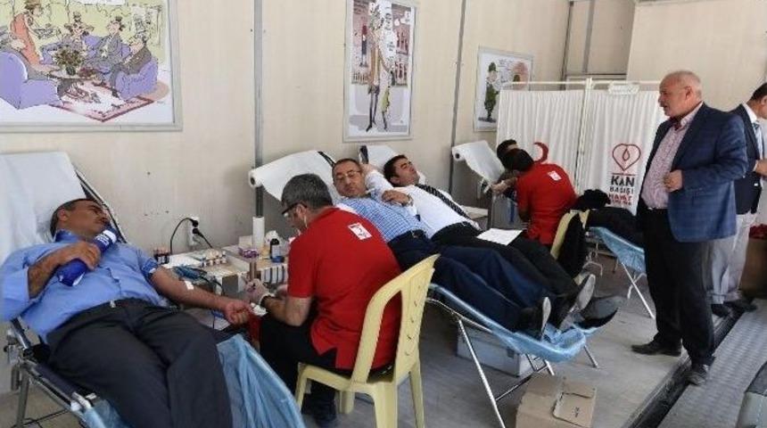 Ahlat&rsquo;ta Kan Bağışı Kampanyası