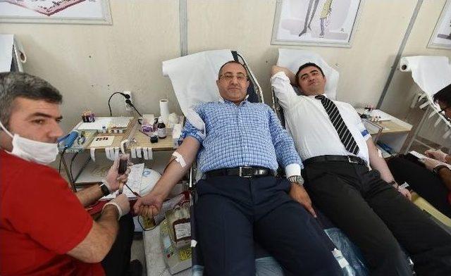 Ahlat&rsquo;ta Kan Bağışı Kampanyası 1