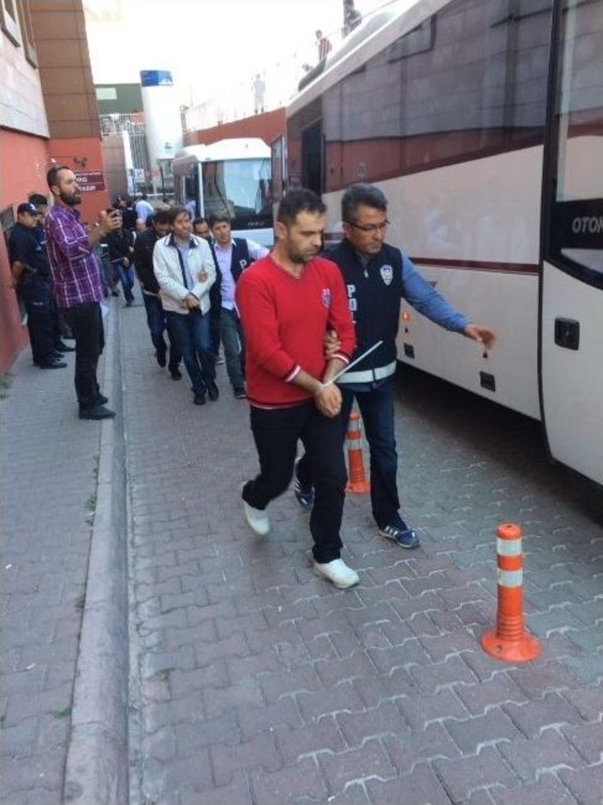 Fet&ouml;/pdy&rsquo;den G&ouml;zaltına Alınan 24 Kişi Adliyeye Sevk Edildi