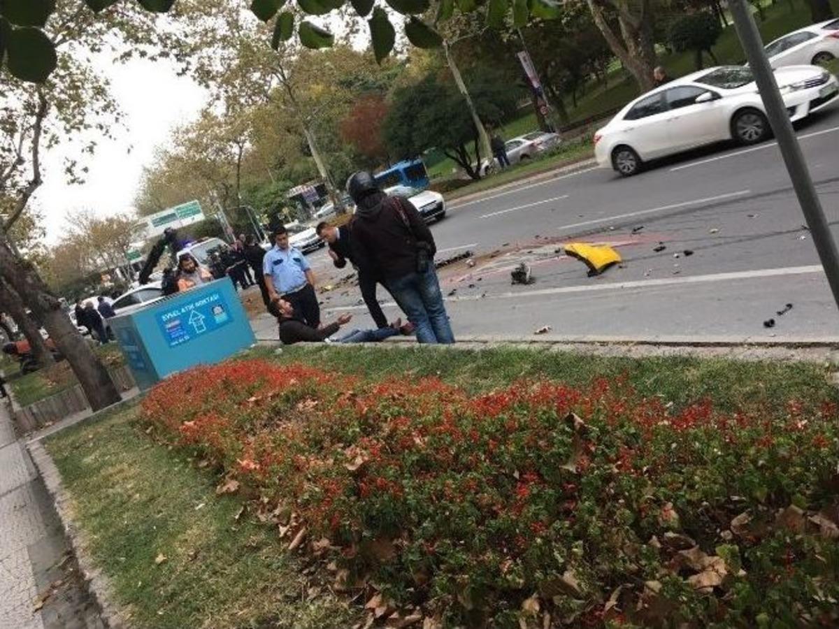 (&ouml;zel Haber) Beşiktaş&rsquo;ta Otomobilin &Ccedil;arptığı Taksi Metrelerce S&uuml;r&uuml;klendi