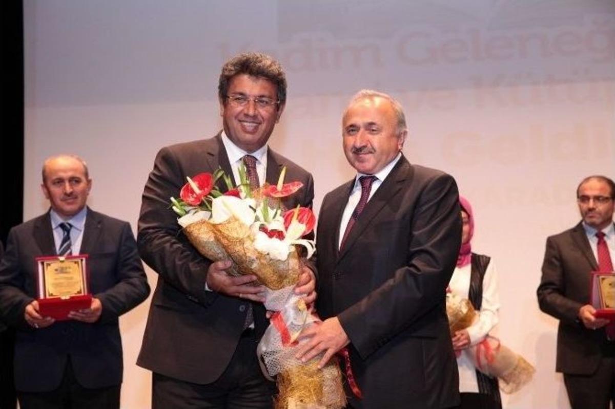 Osmanlı&rsquo;da Camii K&uuml;t&uuml;phaneleri Konuşuldu