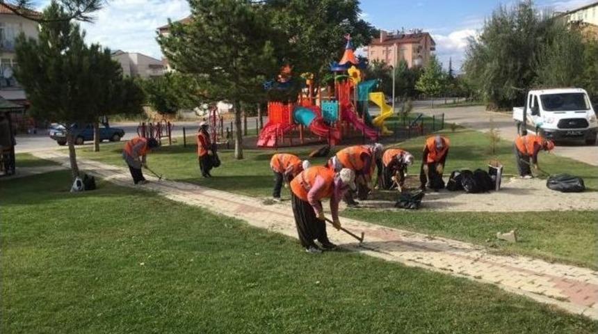 Beyşehir&rsquo;de Park Ve Yeşil Alanlarda &Ccedil;alışmalar S&uuml;r&uuml;yor